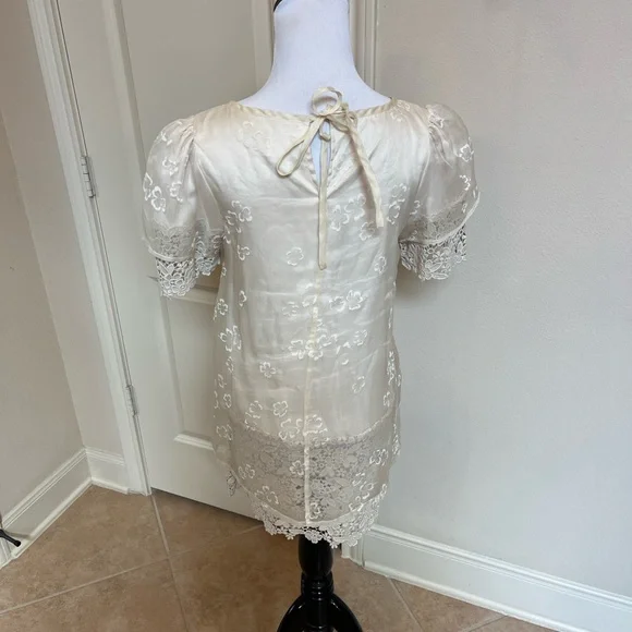 Valentino Elegant Cream Lace Blouse